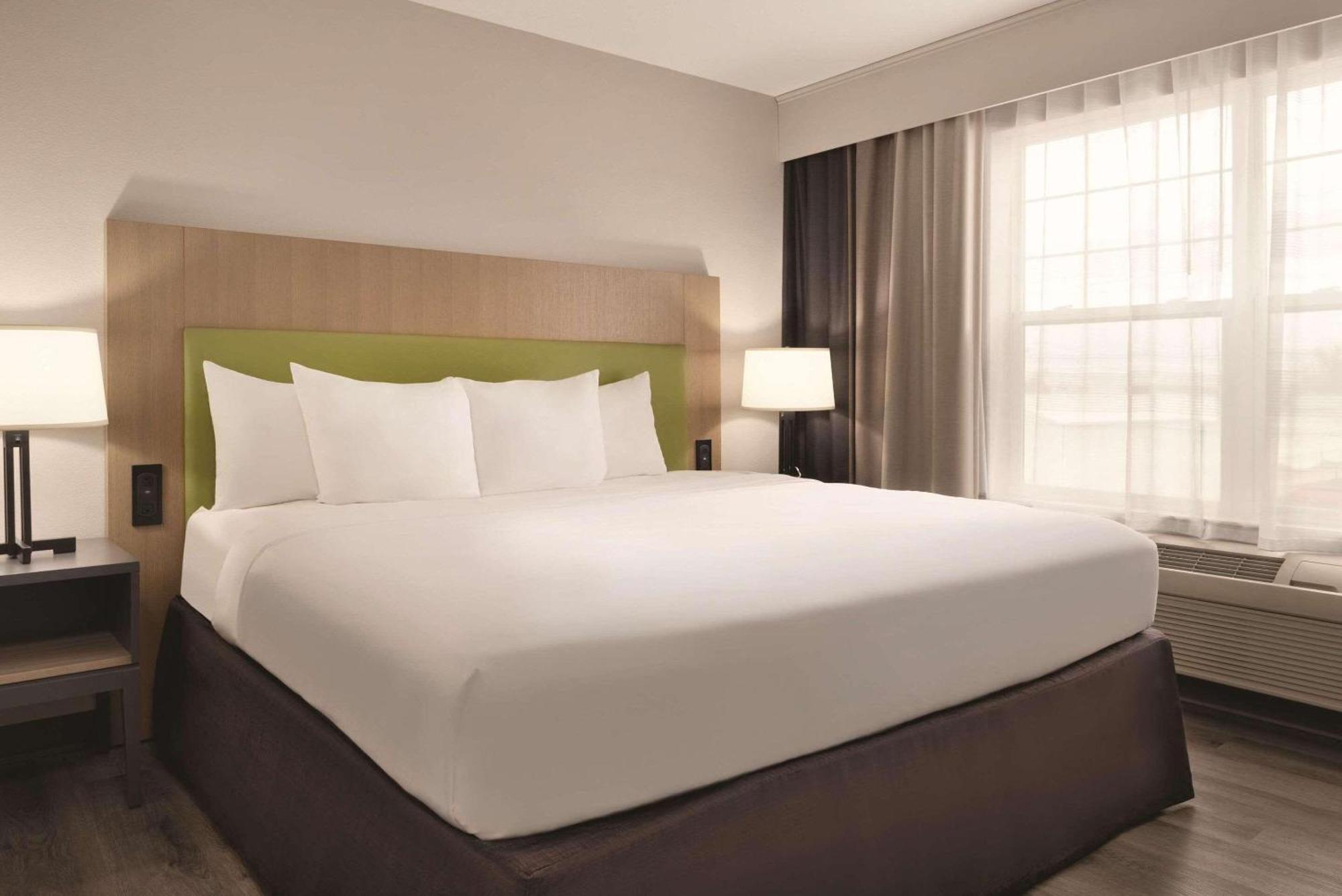 Country Inn & Suites By Radisson, Waterloo, Ia Экстерьер фото