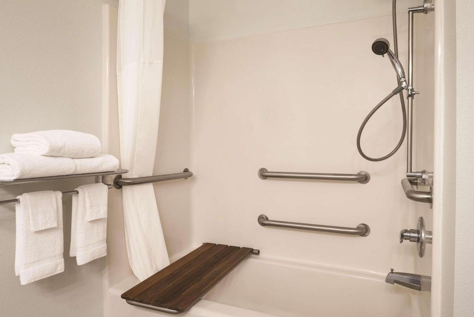 Country Inn & Suites By Radisson, Waterloo, Ia Экстерьер фото